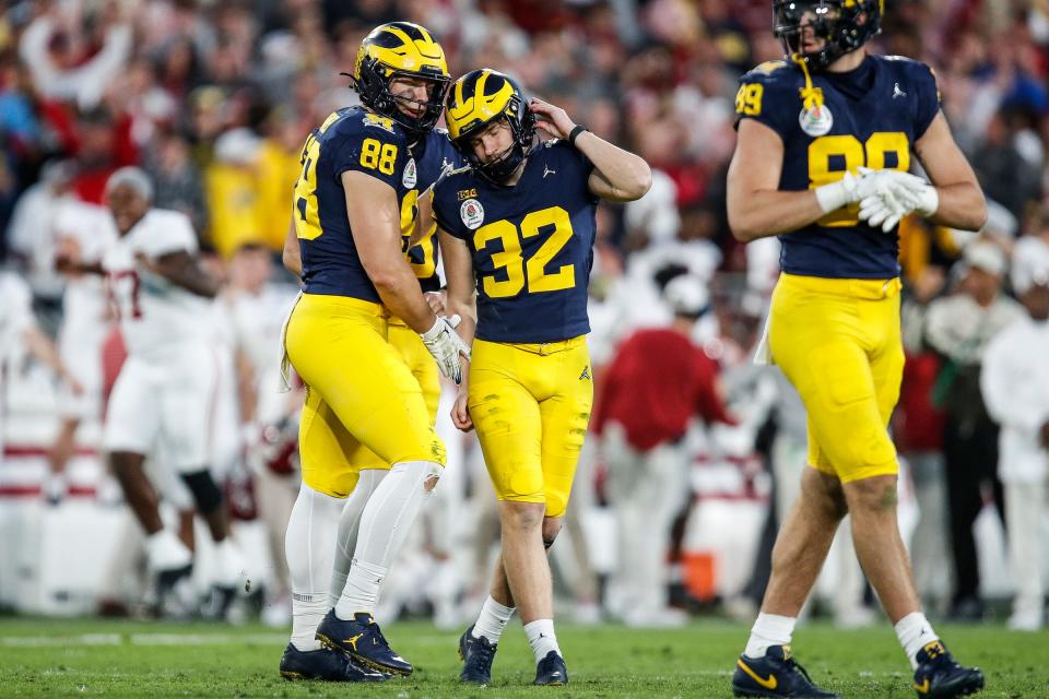Michigan place kicker James Turner (32) reacts after missing a field goal against Alabama during the second half of the Rose Bowl in Pasadena, Calif., on Monday, Jan. 1, 2024.