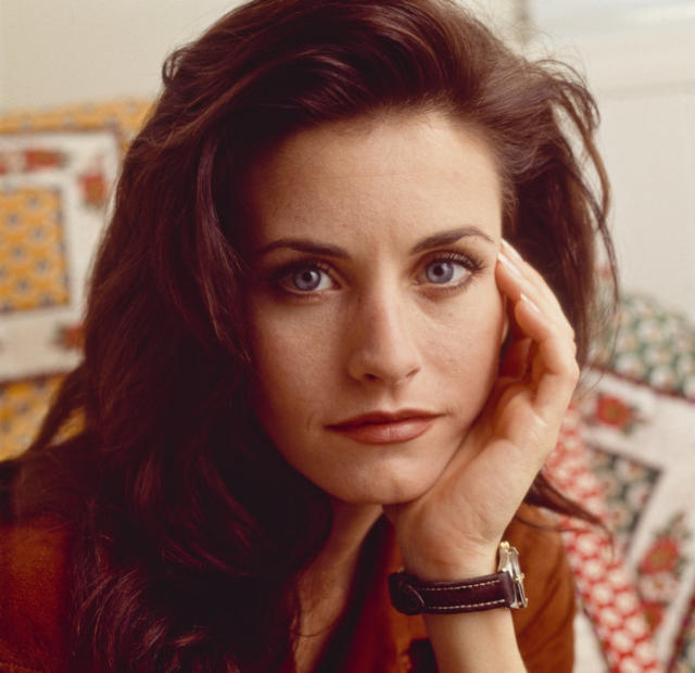 young courteney cox