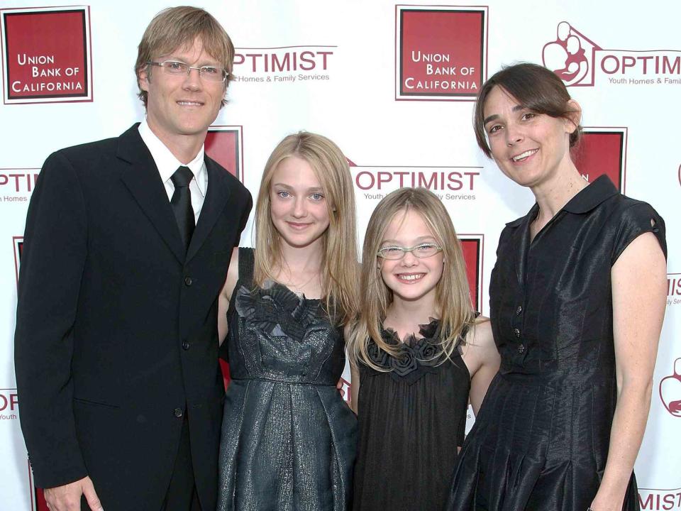 <p>Alberto E. Rodriguez/Getty</p> Steve Fanning, Dakota Fanning, Elle Fanning and Hannah Joy Fanning at The Optimist Youth Homes & Family Services