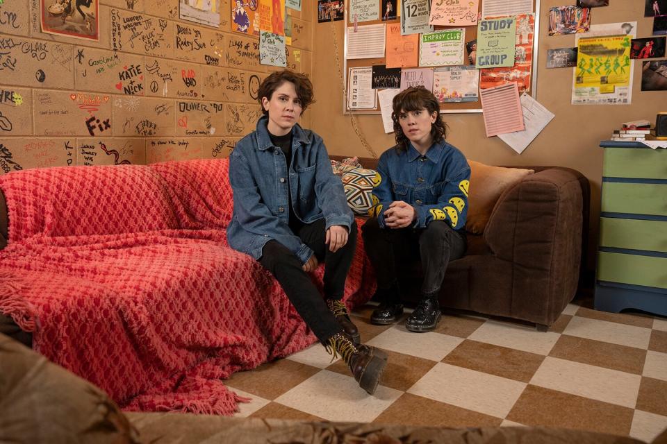 Tegan_and_Sara_Quin_ High School Season 1