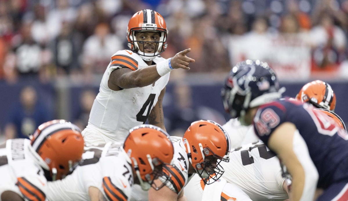 Texans fans boo Deshaun Watson when he stepped on field for Browns