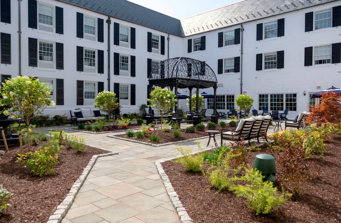 A courtyard for guest to enjoy at the Nittany Lion Inn.