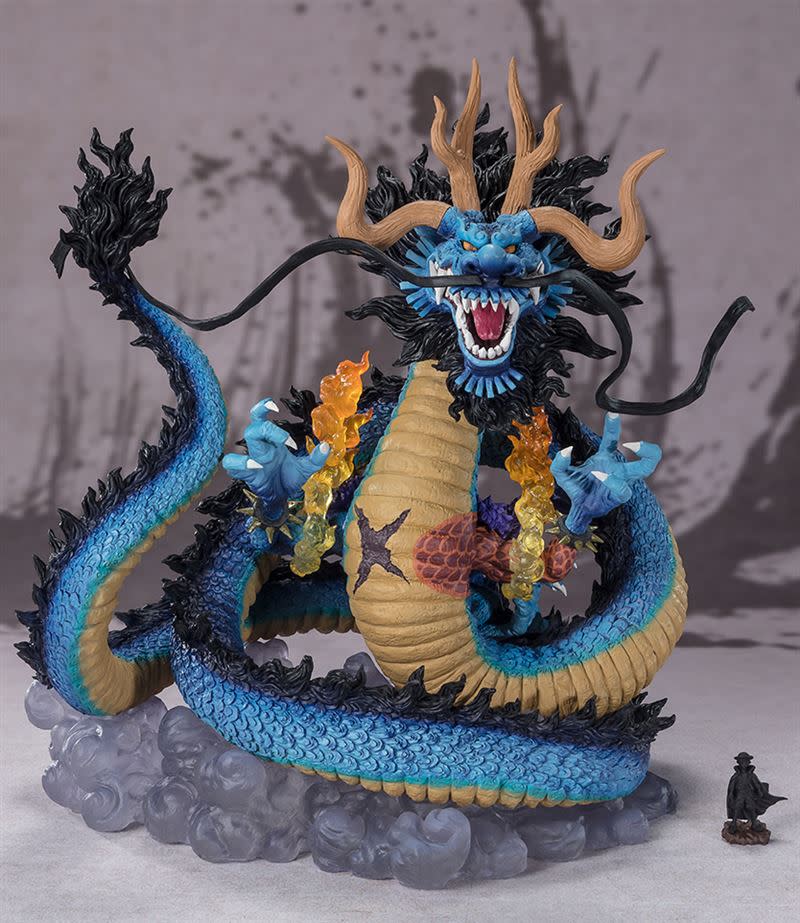 全台首度曝光的試作品「Figuarts ZERO [超激戰] 百獸海道双龍圖」。（圖／品牌提供）