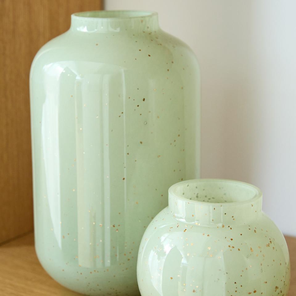 <p><a href="https://go.redirectingat.com?id=74968X1596630&url=https%3A%2F%2Fwww.westelm.com%2Fproducts%2Fmari-glass-vases-celadon-d15604%2F&sref=https%3A%2F%2Fwww.housebeautiful.com%2Fshopping%2Fg37679474%2Famazon-gift-ideas%2F" rel="nofollow noopener" target="_blank" data-ylk="slk:Shop Now;elm:context_link;itc:0;sec:content-canvas" class="link ">Shop Now</a></p><p>Mari Glass Vases</p><p>westelm.com</p><p>$41.65</p><span class="copyright">West Elm</span>