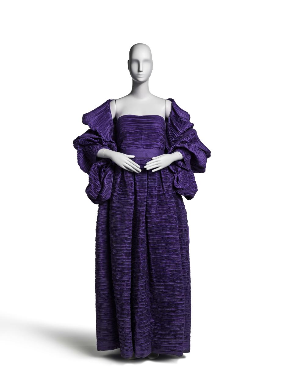 Sybil Connolly Evening ensemble: top, skirt, stole and belt, 1983. Denise Hale Collection.