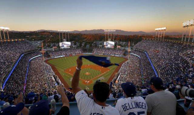 LA DODGERS: How to do a STADIUM TOUR and TIPS on attending a game! 