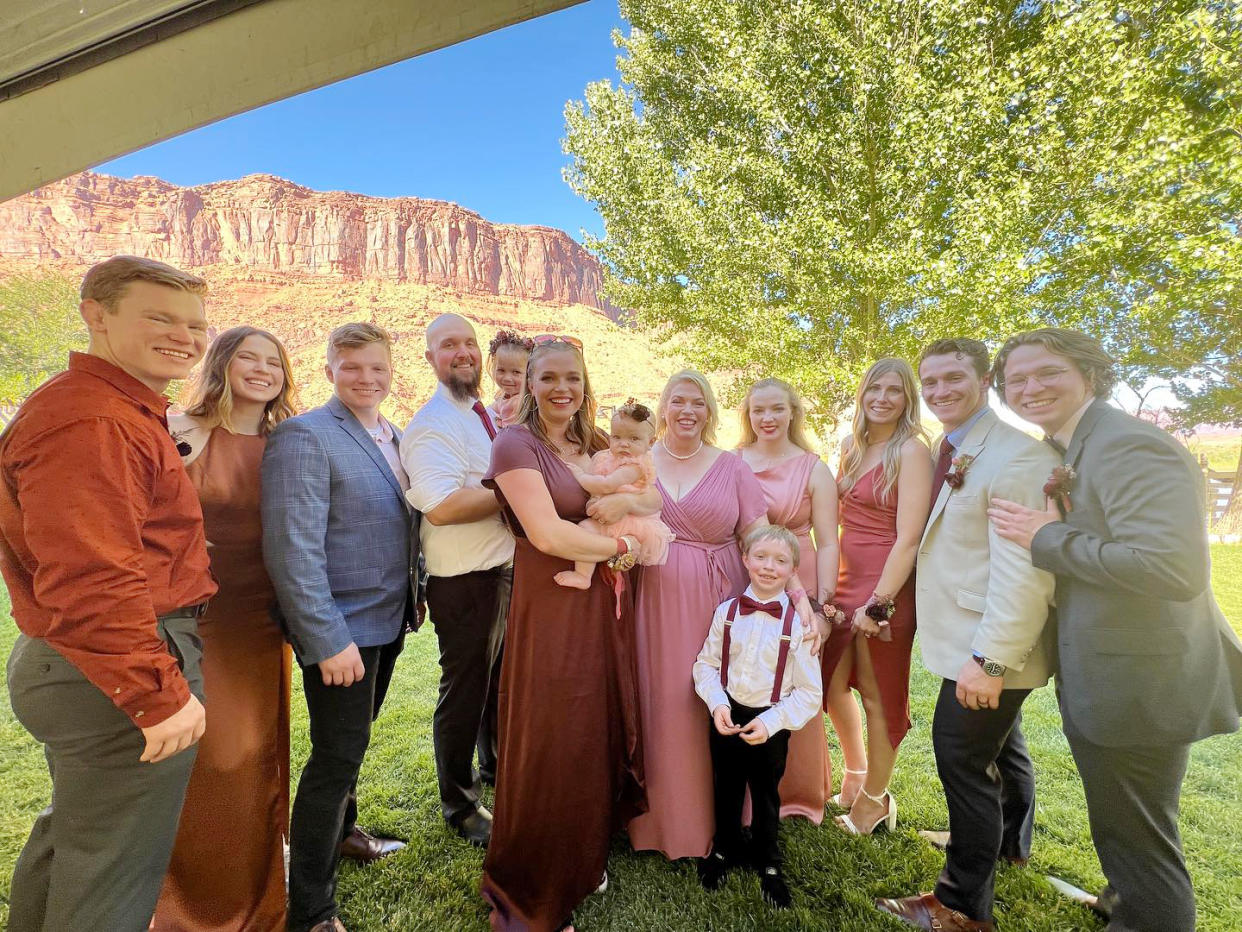 Sister Wives Janelle Brown Is a Happy Mama in New Photo With 6 Kids at Christine Browns Wedding