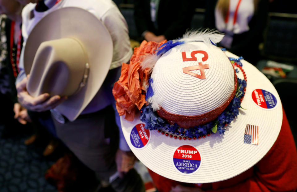 <p>Attendees pray during the opening of the Conservative Political Action Conference (CPAC) in Oxon Hill, Md., Feb. 22, 2018. (Photo: Kevin Lamarque/Reuters) </p>