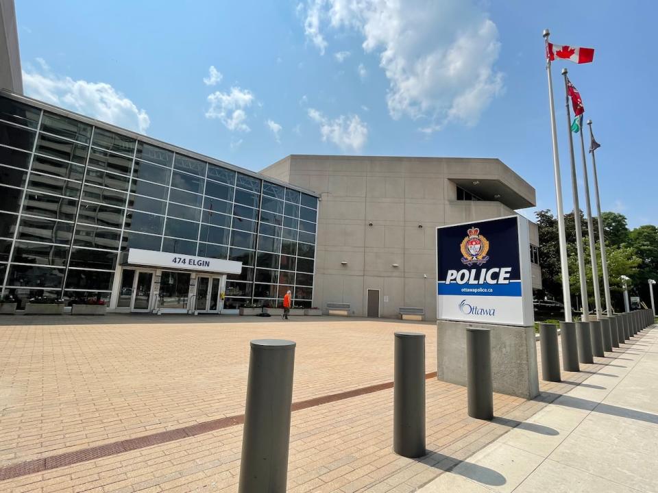 Ottawa Police Service (OPS) is among several other public safety agencies experiencing an increase in the number of accidental 911 calls. 