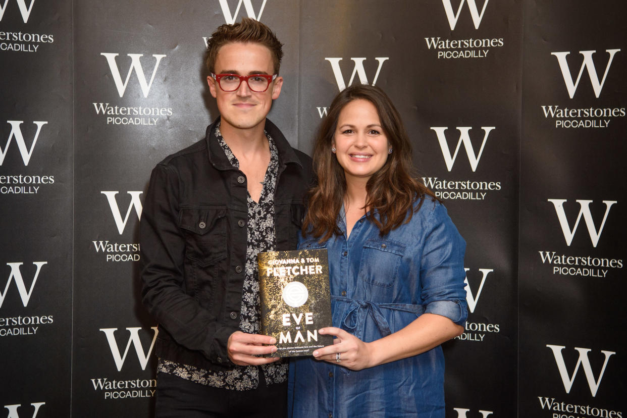 Tom and Giovanna Fletcher pictured promoting their new book, Eve of Man, at Waterstone's book shop in Piccadilly, London. Friday June 1st, 2018. Photo credit should read: Matt Crossick/ EMPICS Entertainment.