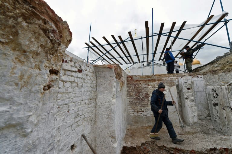 Beneath the drab flooring of a dismantled 1930s-era Kremlin administration building, archaeologists have found some of the best-preserved remains of mediaeval Moscow
