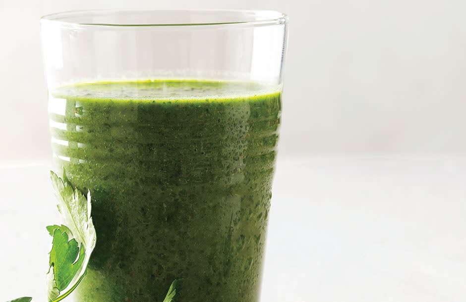 Parsley, Kale, and Berry Smoothie