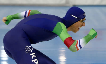 FILE PHOTO: The Netherlands' Jan Blokhuijsen competes during the men's 5000m ISU European Speed Skating Championships in Minsk, Belarus January 9, 2016. REUTERS/Vasily Fedosenko/File Photo