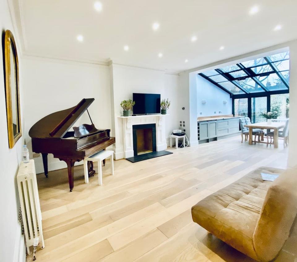 airbnb piano london