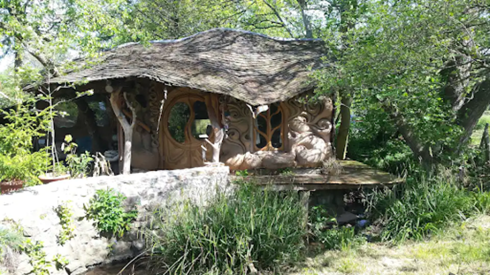 The hobbit house, Langford (airbnb)