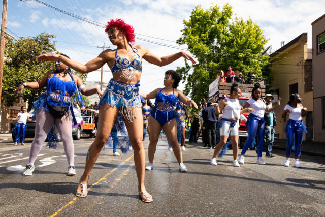 Carnaval des enfants : Carnaval, parade a Folkling