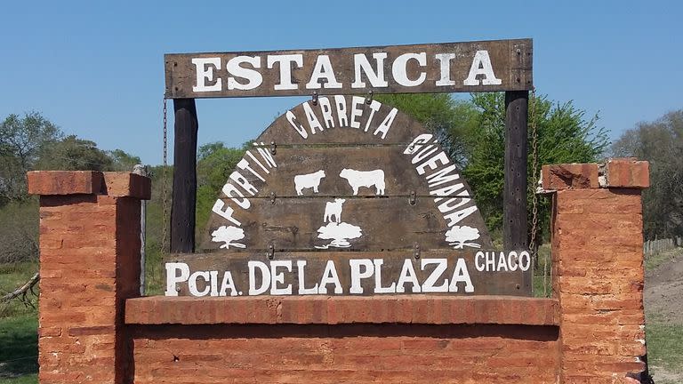 El trabajo que realizan en el campo se basa en siete unidades de manejo, cuatro de rodeos de cría, dos de recría de hembras y, además, un rodeo de búfalos