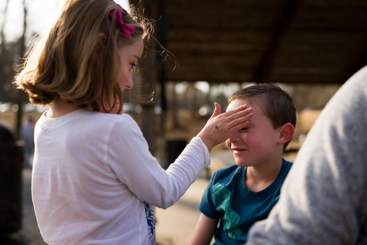 Unos niños juegan juntos en un parque de Atlanta, el 8 de febrero de 2023. (Ben Lipford/The New York Times)