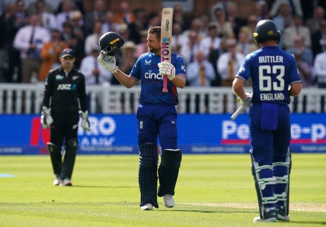 Dawid Malan celebrates reaching his century