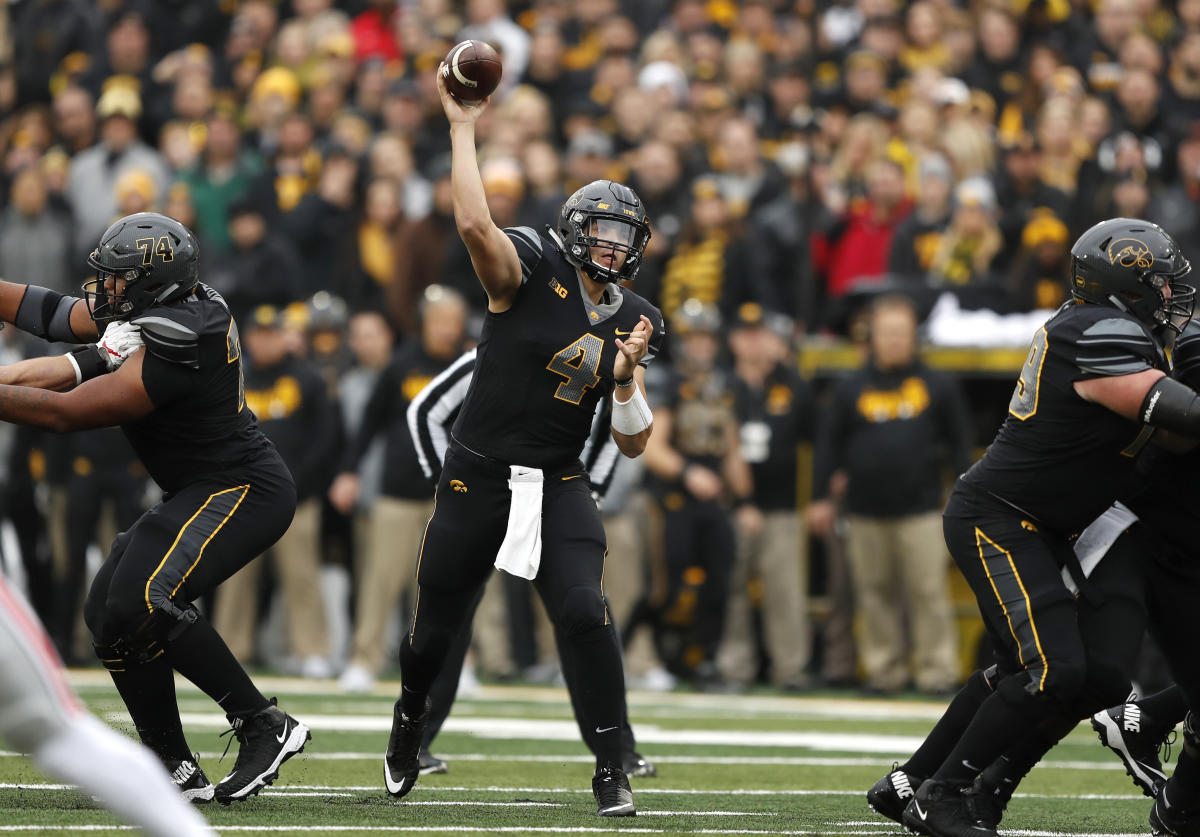 Hawkeyes rely on offensive versatility to topple Ohio State