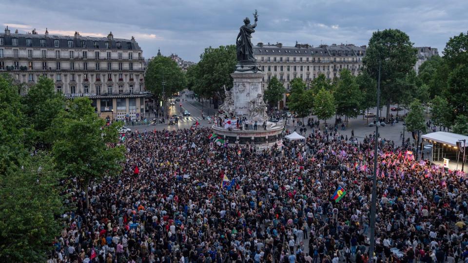 Machtkampf in Frankreich. (Bild: Louise Delmotte/AP/dpa)