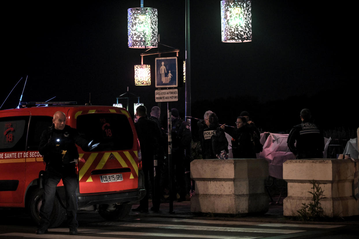 Bordeaux : ce que l’on sait de l’agression au couteau qui a fait un mort et un blessé (Photo des lieux du crime à Bordeaux prise le 10 avril 2024) 