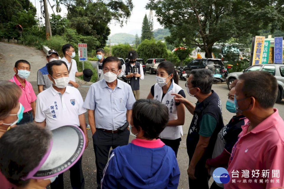 林縣長集集會勘，將砸約400萬改善農路及排水。