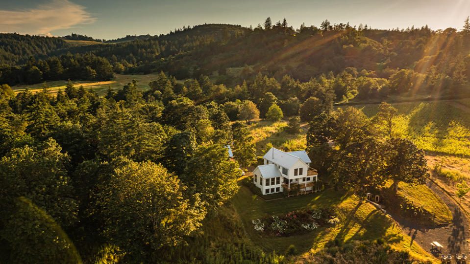Bledsoe McDaniels' new Coulee Estate in Oregon's Willamette Valley