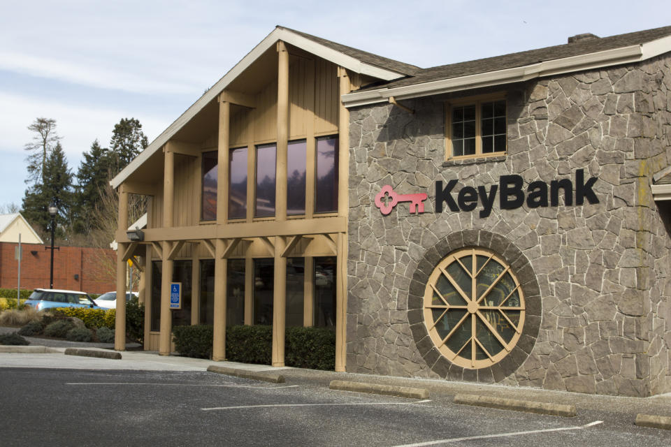 West Linn, Oregon, USA - Mar 5, 2019: The exterior of an KeyBank branch. KeyBank, the primary subsidiary of KeyCorp, is a regional bank headquartered in Cleveland, Ohio.