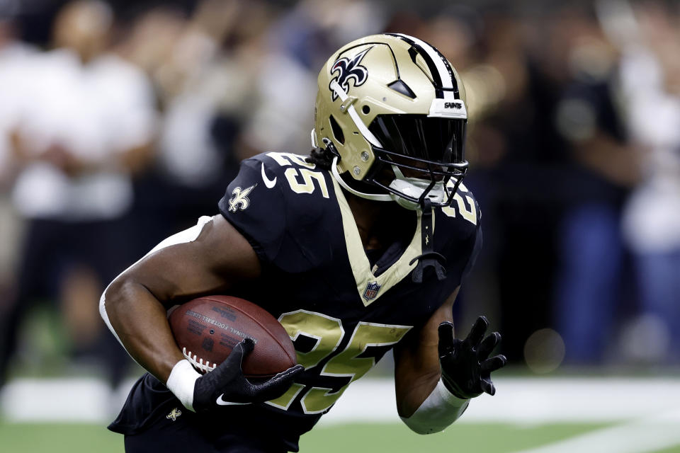 NEW ORLEANS, LOUISIANA – NOVEMBER 05: Kendre Miller #25 of the New Orleans Saints warms up prior to the game against the Chicago Bears at Caesars Superdome on November 05, 2023 in New Orleans, Louisiana. (Photo by Wesley Hitt/Getty Images)