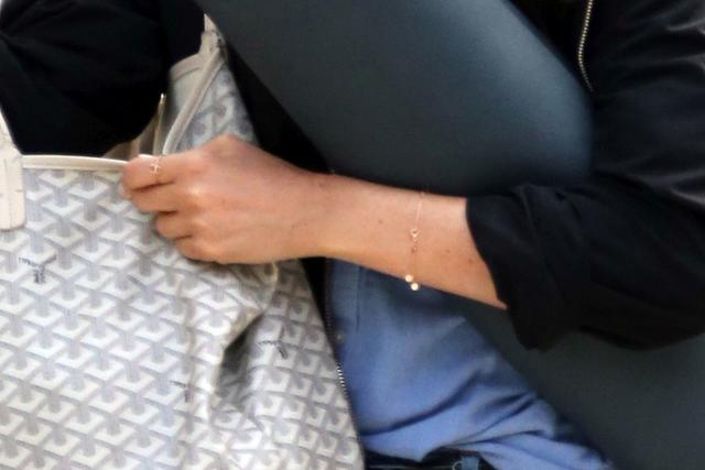 meghan markle white goyard tote