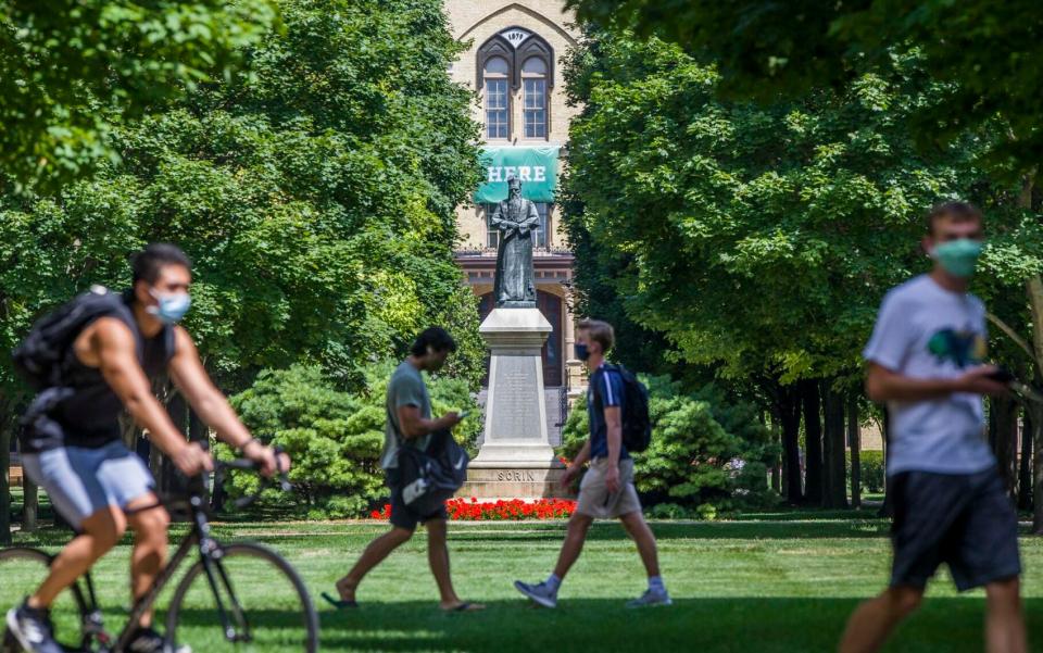 Students return to Notre Dame’s campus for the fall semester on Aug. 7 in South Bend. The University has announced it will begin randomly testing students for the coronavirus throughout the semester.