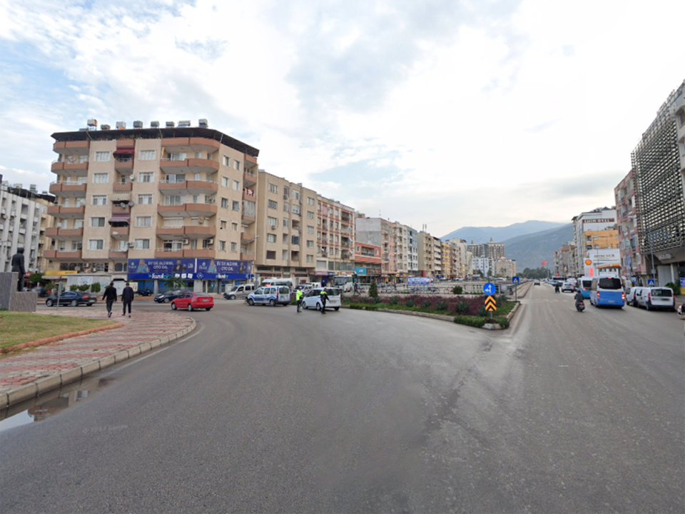 Before:  A building in Iskenderun, Turkey (Google)