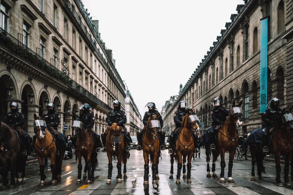 Police are ready to quell gilets jaunes (aka "yellow vests") protestors in Paris in the documentary "The Monopoly of Violence."