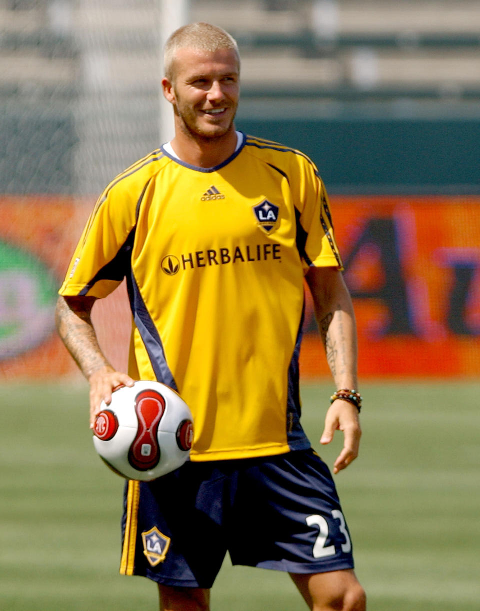 CARSON, CA - JULY 16: Football star David Beckham working out at the Los Angeles Galaxy and Chelsea FC Open Media Training Session at the Home Depot Center on July 16, 2007 in Carson, California. (Photo by Gregg DeGuire/WireImage)