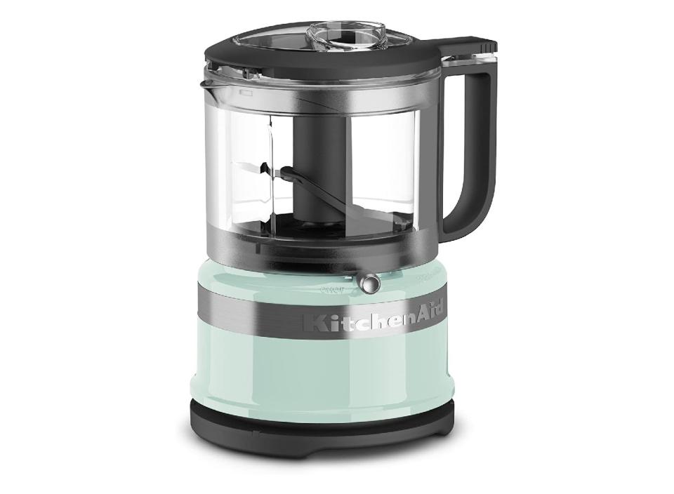 Lightweight and compact food processor