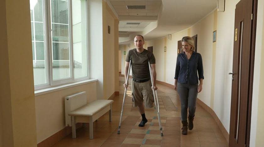 Ukrainian army Captain Danylo Ishchenko speaks with CBS News senior foreign correspondent Holly Williams at a rehabilitation center in the west of Ukraine. / Credit: CBS News