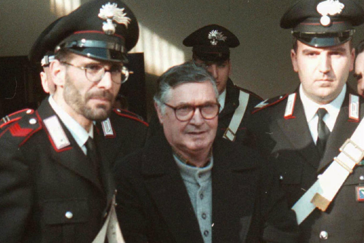 Riina masterminded a mafia strategy to assassinate Italian prosecutors and police officials: AP