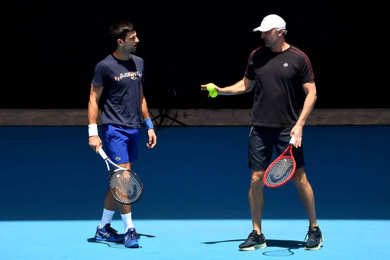 El serbio Novak Djokovic y su entrenador, el croata Goran Ivanisevic.