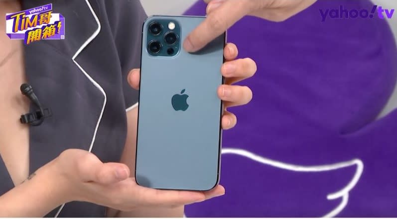 ▲iPhone 12 Pro多了LiDAR光學雷達鏡頭。圖片來源：取自YahooTV Tim哥開箱