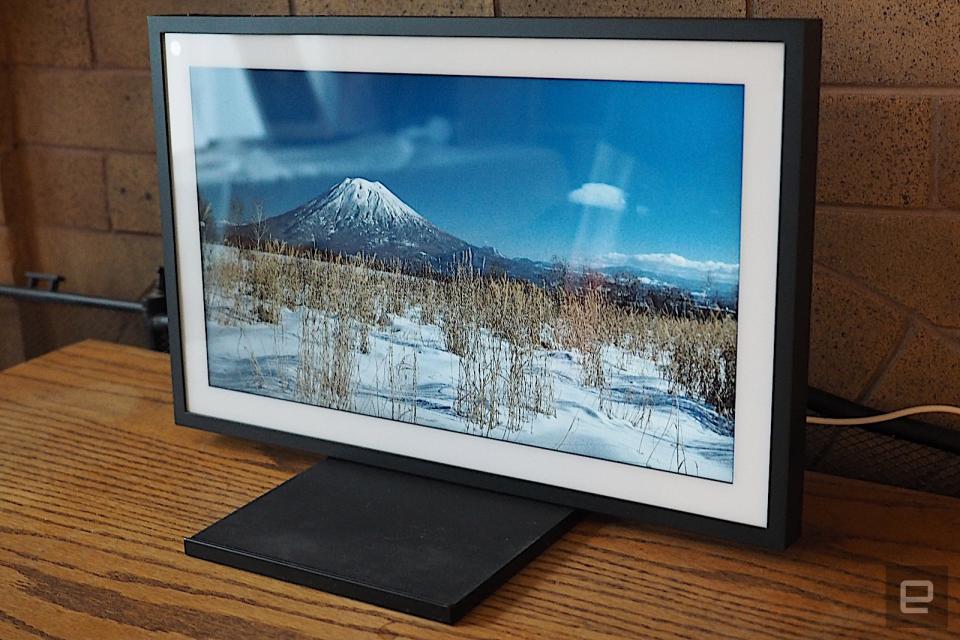 <p>Amazon Echo Show 15</p>
