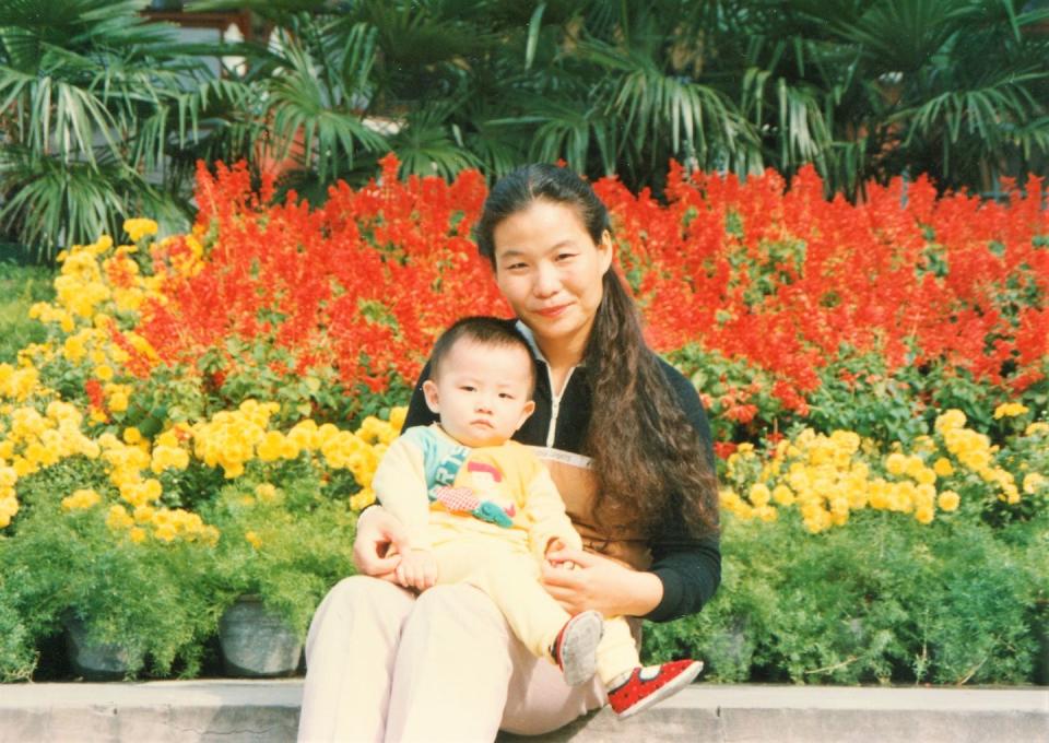 a young lin and his mother, jane