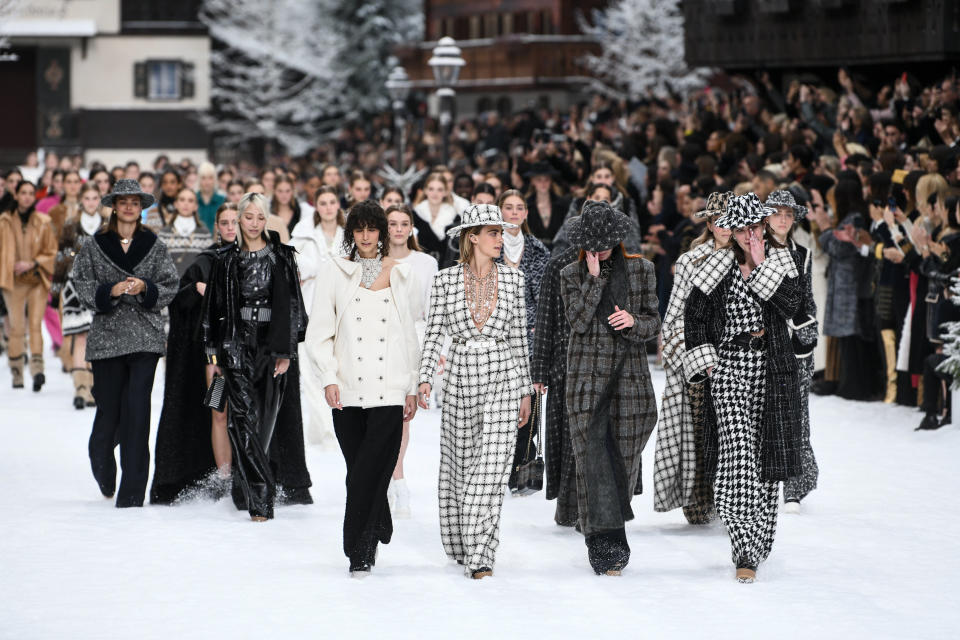 Models walk the runway during the Chanel show featuring&nbsp;Karl Lagerfeld's final collection. (Photo: Yanshan Zhang via Getty Images)
