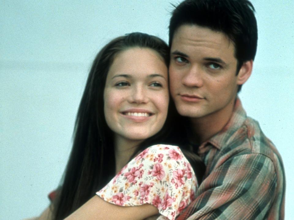 Moore and West in "A Walk to Remember."