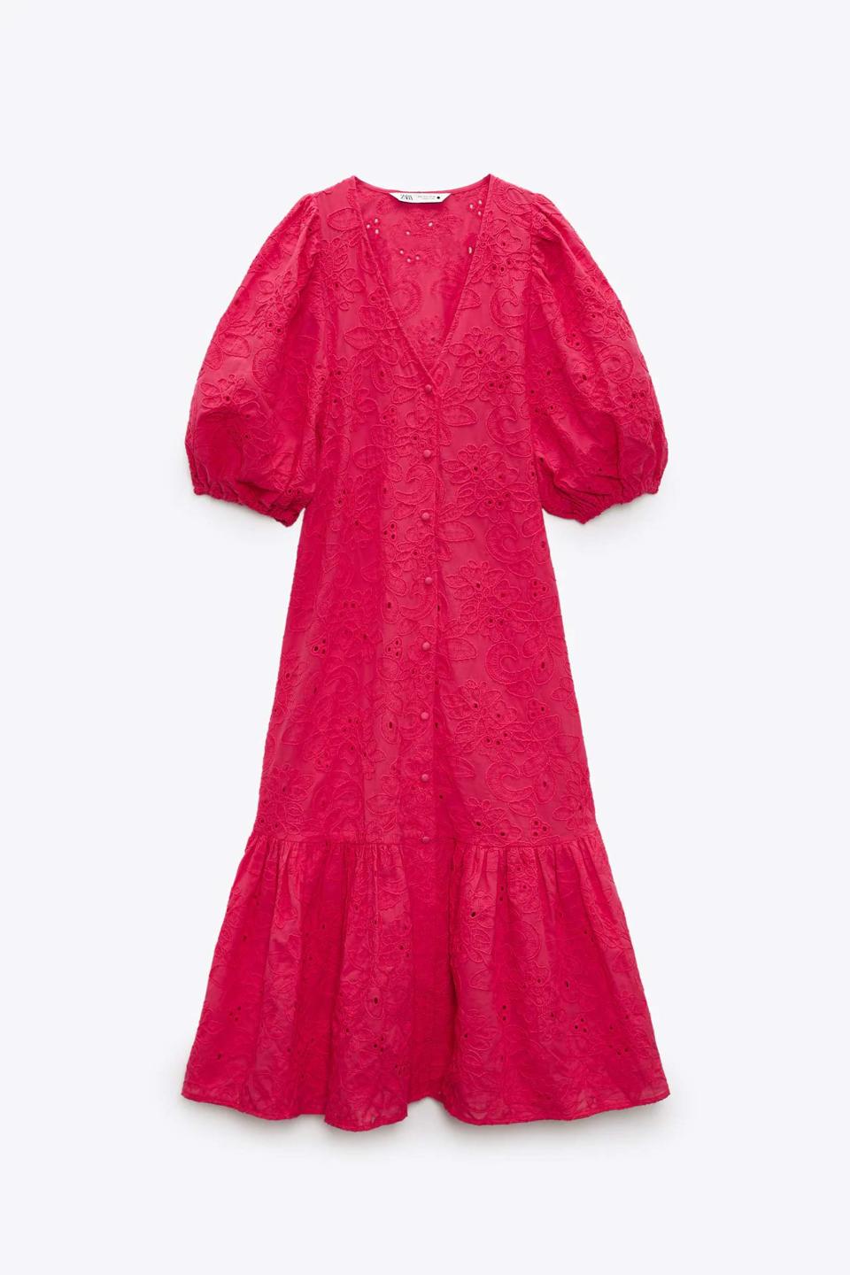 Robe à broderies rouge soldée Zara