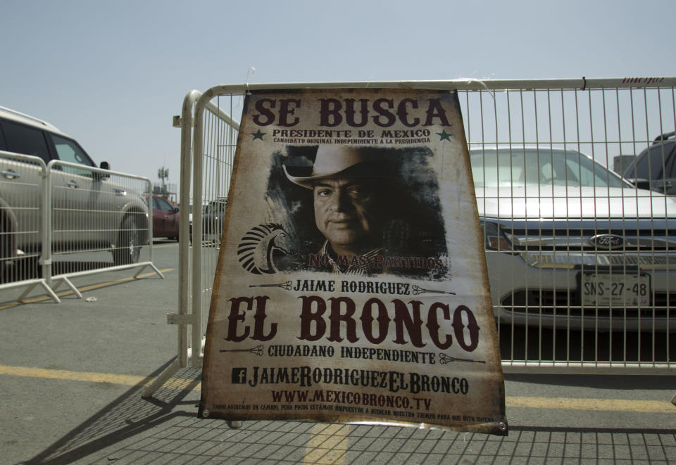 <p>FOTO l Cuartoscuro.- Jaime Rodríguez Calderón “el bronco” en el inició de campaña presidencial “Prohibido Rendirse”. </p>