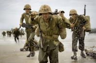 <p>Als Pendant zu "Band of Brothers" startete 2010 das zehnteilige Kriegsdrama "The Pacific", wiederum mit Steven Spielberg und Tom Hanks als Produzenten, diesmal aber noch kostspieliger: Sage und schreibe 20 Millionen Dollar nahm man durchschnittlich für die Produktion einer einzelnen Folge in die Hand. (Bild: Home Box Office Inc.)</p> 