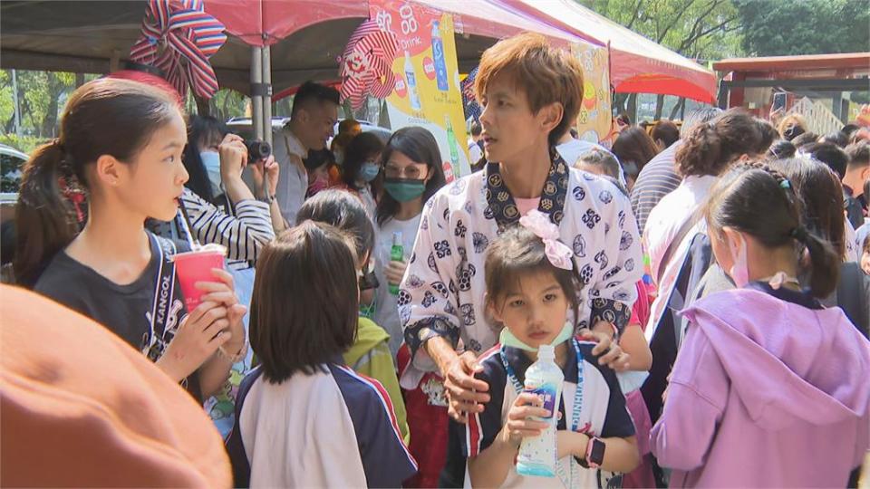 陪女兒園遊會同樂 阿翔穿浴衣喊轉行賣壽司