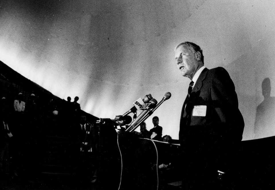 Robert D. Lindner Sr. at a press conference for the upcoming opening of the Omnimax theater at Union Terminal in September 1990. His family donated $1.5 million to help build the facility. Lindner died on Feb. 16, 2022 at the age of 101.