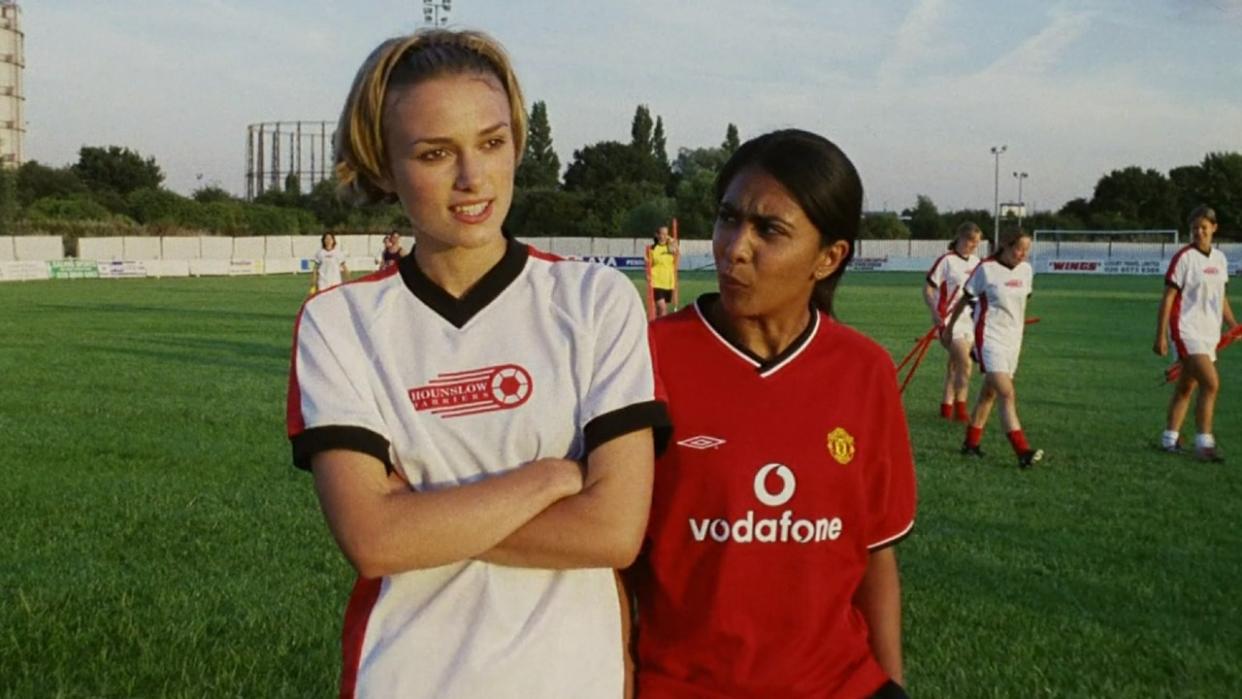  Keira Knightley and Parminder Nagra in Bend It Like Beckham 